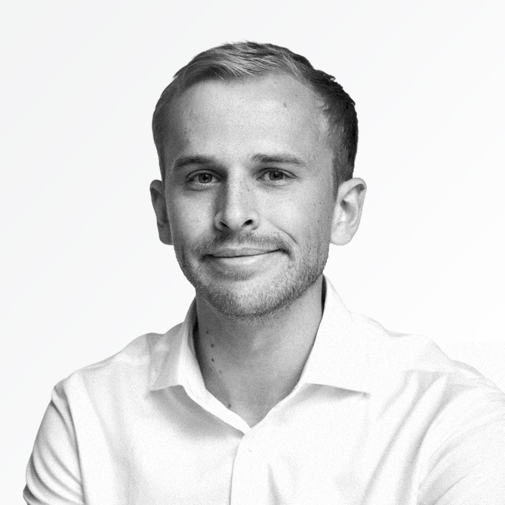 Black & white portrait photo of Sam Perry, Hammerforce Engineer (UK/Europe)